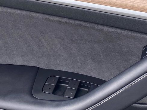 Used 2023 Tesla Model 3 Standard Range image 19