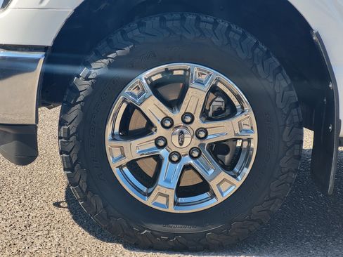 Used 2022 Ford F150 XLT w/ XTR Package AWD/4WD image 9