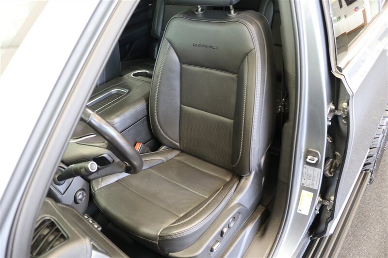 Used 2022 GMC Yukon Denali AWD/4WD image 14