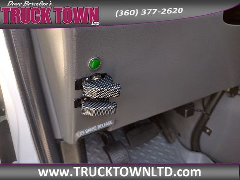 Used 2006 Ford E-350 and Econoline 350 XLT image 15