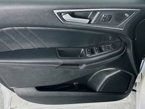 Used 2022 Ford Edge ST image 23
