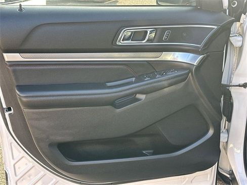 Used 2017 Ford Explorer Sport image 22