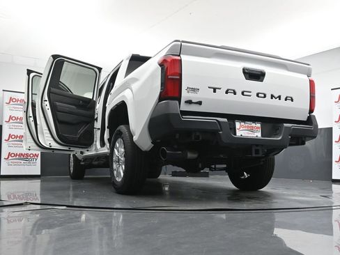 Used 2024 Toyota Tacoma SR AWD/4WD image 44
