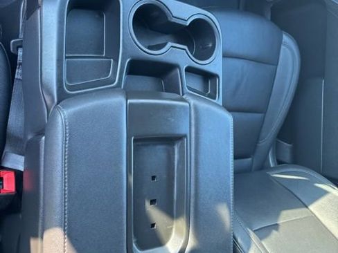 Used 2025 GMC Sierra 1500 SLT image 23