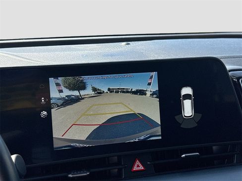 Used 2023 Kia Sportage EX image 16