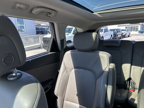 Used 2017 Hyundai Santa Fe Limited FWD image 29