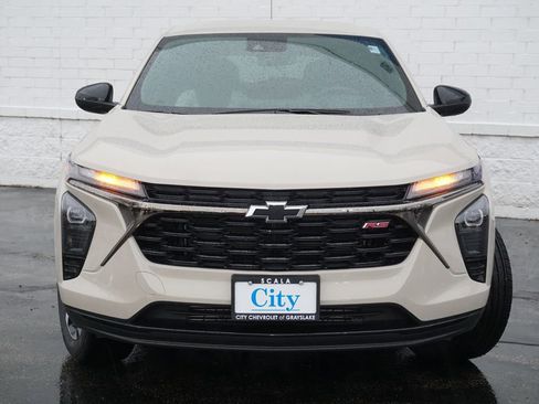 New 2026 Chevrolet Trax RS image 5