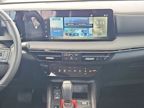 Certified 2025 Nissan Kicks SR FWD image 19