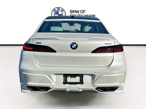 Certified 2025 BMW 760i xDrive image 6