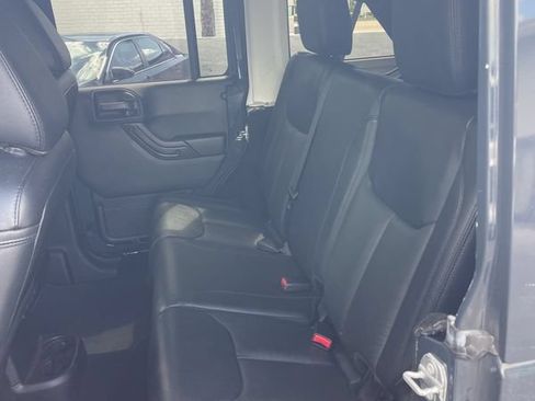 Used 2017 Jeep Wrangler Unlimited Sahara AWD/4WD image 6