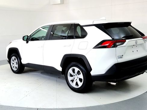 Used 2024 Toyota RAV4 LE AWD/4WD image 4