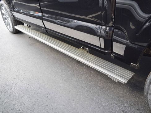 Used 2023 Ford F150 Limited image 7