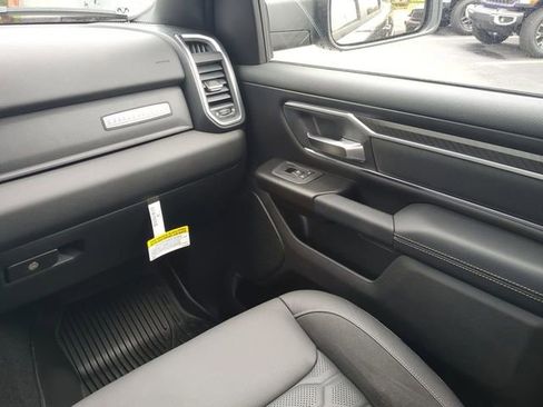 New 2026 RAM 1500 4x4 Crew Cab image 19