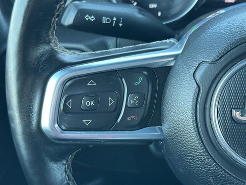 Used 2022 Jeep Wrangler Unlimited Sahara w/ Cold Weather Group AWD/4WD image 27
