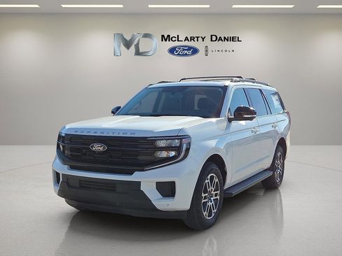 New 2025 Ford Expedition Active image 2