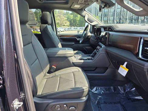 New 2025 GMC Sierra 3500 Denali w/ Denali Reserve Package image 12