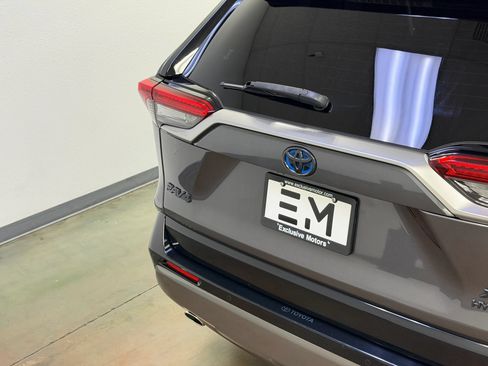 Used 2020 Toyota RAV4 XSE AWD/4WD image 7