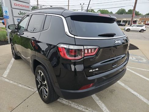 Certified 2022 Jeep Compass Limited AWD/4WD image 11