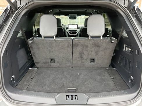 Used 2025 Ford Explorer ST image 28