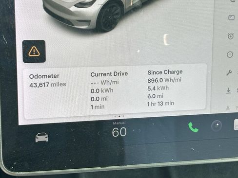 Used 2021 Tesla Model Y Long Range AWD/4WD image 39