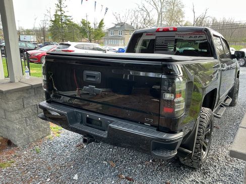 Used 2018 Chevrolet Silverado 1500 LTZ Z71 w/ LTZ Plus Package AWD/4WD image 4