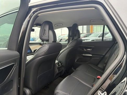 Used 2024 Mercedes-Benz GLC 300 image 23