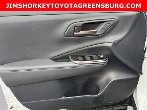 Used 2024 Toyota Crown Platinum image 14