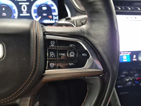 Used 2021 Jeep Grand Cherokee L Summit w/ Luxury Tech Group V AWD/4WD image 30
