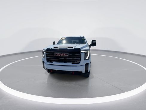 Used 2025 GMC Sierra 2500 AT4 AWD/4WD image 5