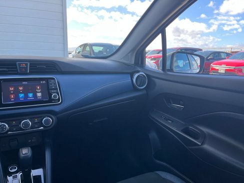 Used 2025 Nissan Versa SV FWD image 31