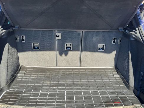 Used 2022 Porsche Macan image 21