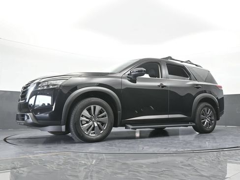 Used 2024 Nissan Pathfinder SV FWD image 60