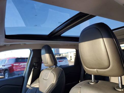 Used 2021 Jeep Cherokee Limited image 6