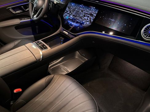 New 2026 Mercedes-Benz EQS 400 4MATIC SUV image 16