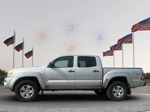 Used 2006 Toyota Tacoma PreRunner RWD image 2