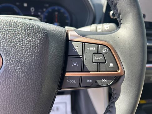 Used 2026 Toyota Grand Highlander AWD Hybrid image 9
