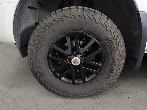 Used 2018 Nissan Frontier SV image 9