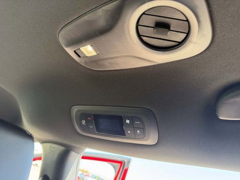 New 2026 Chrysler Pacifica Select image 21