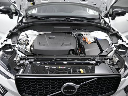 Used 2023 Volvo XC60 T8 Plus AWD/4WD image 9