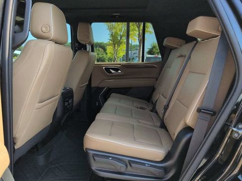 Used 2022 Chevrolet Tahoe Premier AWD/4WD image 14
