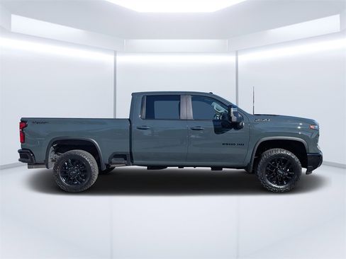 Used 2025 Chevrolet Silverado 2500 LT w/ Trail Boss Package image 2