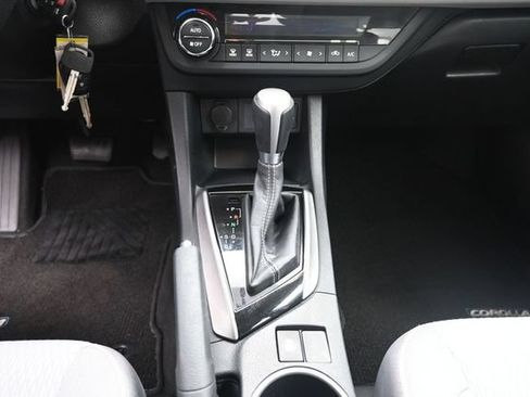 Used 2016 Toyota Corolla LE FWD image 13