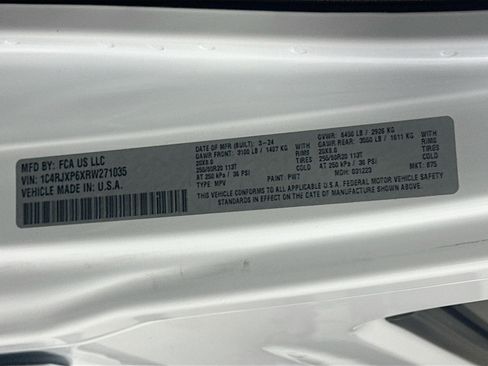 Used 2024 Jeep Wrangler Unlimited Sahara AWD/4WD image 9