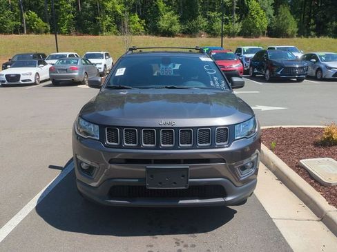 Used 2021 Jeep Compass Latitude FWD image 3