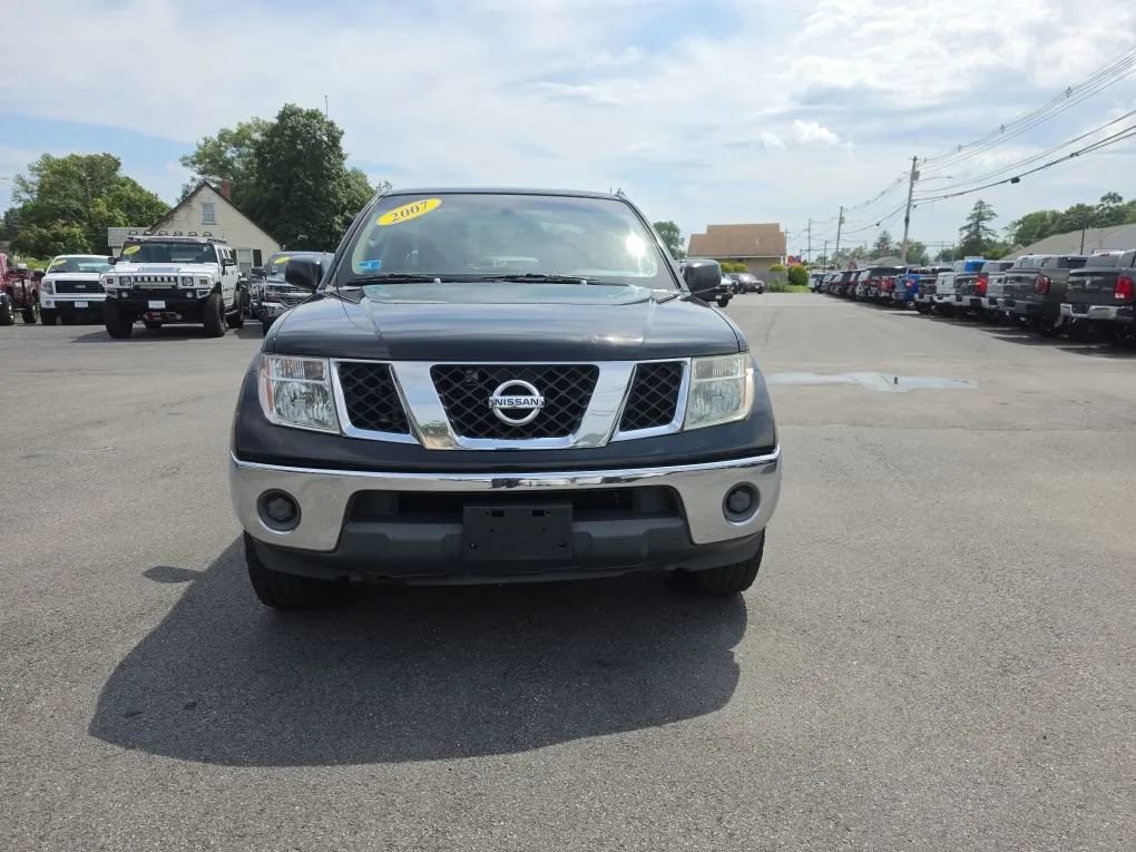 Used 2007 Nissan Frontier SE w/ Power Pkg AWD/4WD image 2