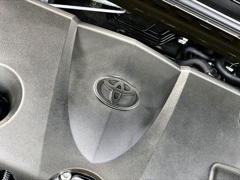 Used 2021 Toyota Camry SE image 29