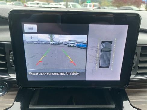 Used 2022 Ford Explorer Limited w/ Equipment Group 301A AWD/4WD image 24