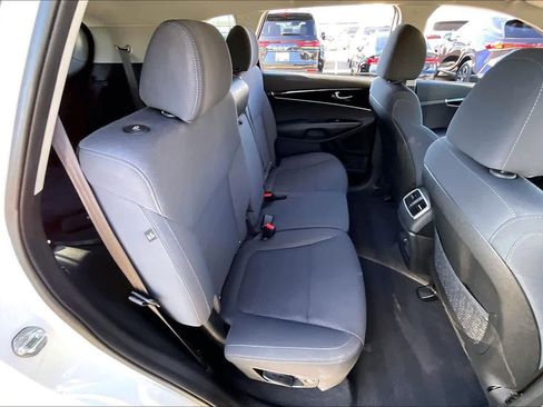Used 2020 Kia Sorento L image 19