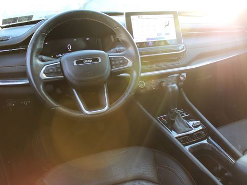 Used 2022 Jeep Compass High Altitude w/ (RED) Package image 3