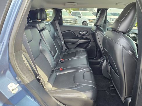 Used 2020 Jeep Cherokee Latitude Plus AWD/4WD image 13